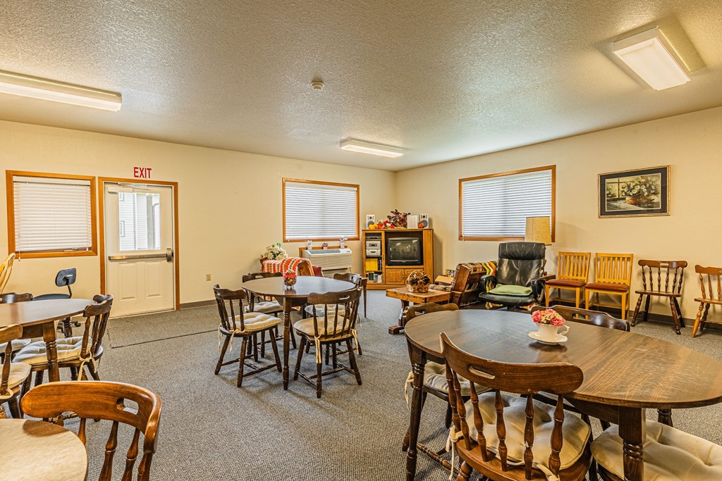 Big Valley Sutherlin Apartments, 1350 East First Ave, Sutherlin, OR